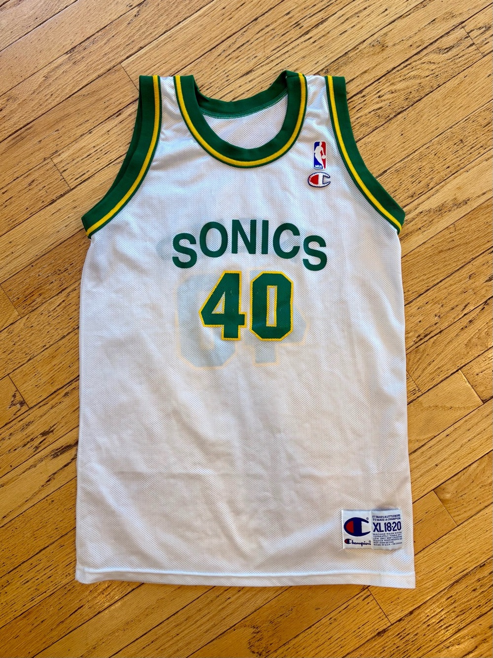 Vintage Shawn Kemp Champion Seattle Sonics White & Green #40 Basketball Jersey